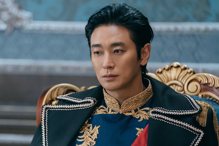 “The Remarried Empress” Production Team Apologizes For Controversy Over Ju Ji Hoon’s Costume