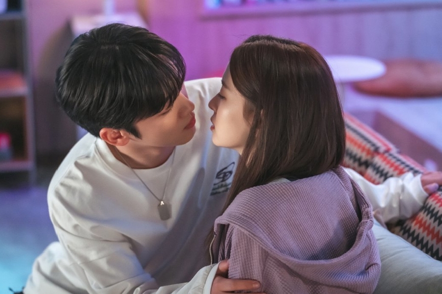Kim Yo Han And Hwang Bo Reum Byeol Are Moments Away From A Kiss In “LOVE.exe”