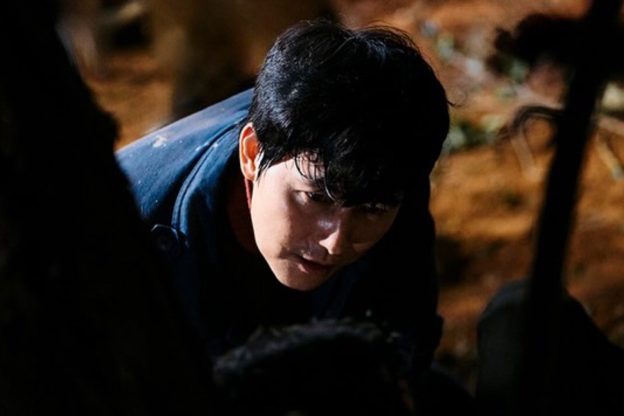 Jung Woo Sung Is A Tenacious Prosecutor Driven By Obsessive Resolve In “Made In Korea”