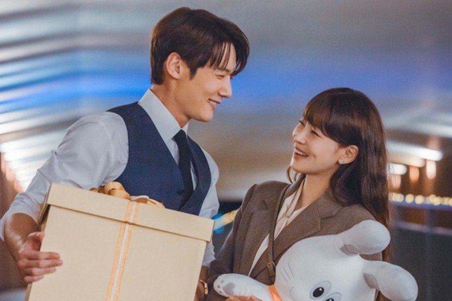 Choi Jin Hyuk And Oh Yeon Seo Are Drawn Toward Each Other By Inevitable Pull In “Positively Yours”
