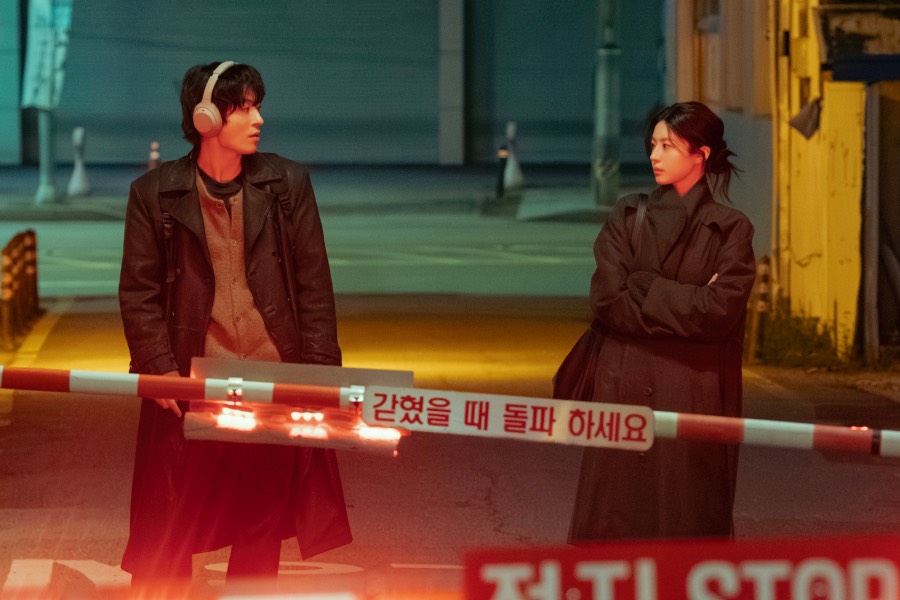 Koo Kyo Hwan And Go Youn Jung Can’t Take Their Eyes Off Each Other In Poster For Upcoming Drama “We Are All Trying Here”