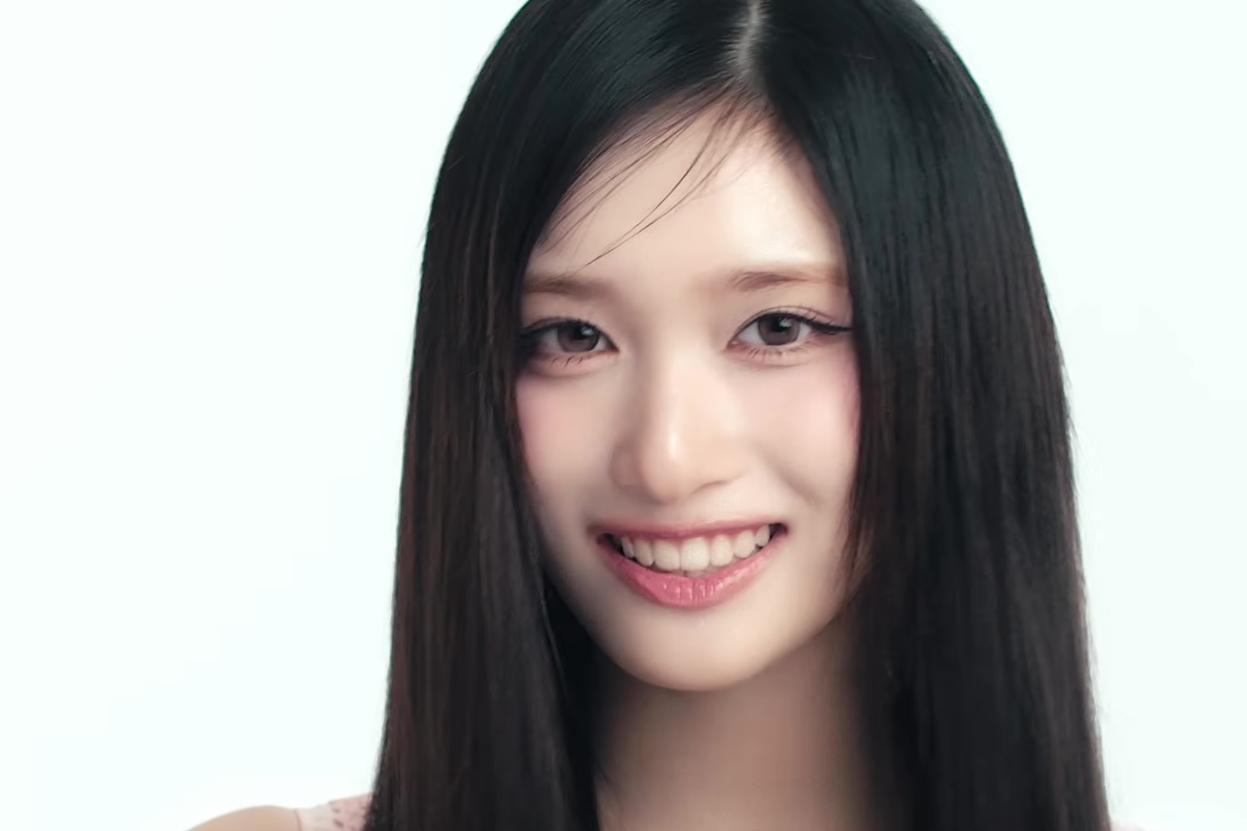 Update: IVE Unveils Teaser Starring Leeseo Ahead Of Upcoming Comeback