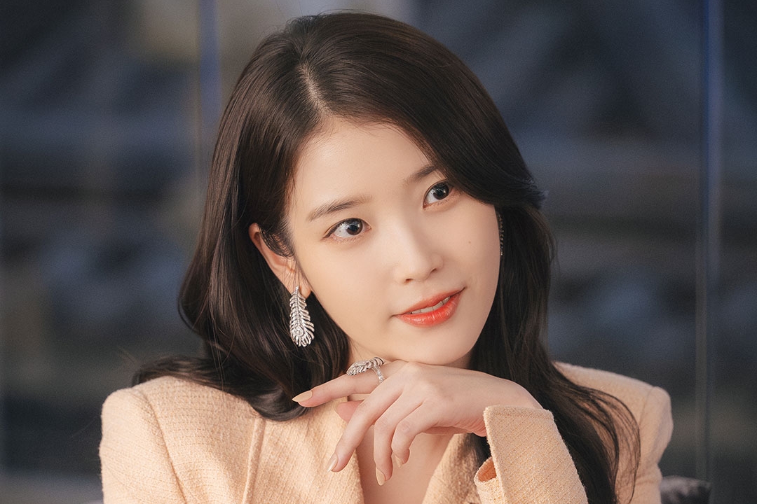 IU Is A Chaebol Heiress Who Marries Prince Byeon Woo Seok In New Drama “Perfect Crown”