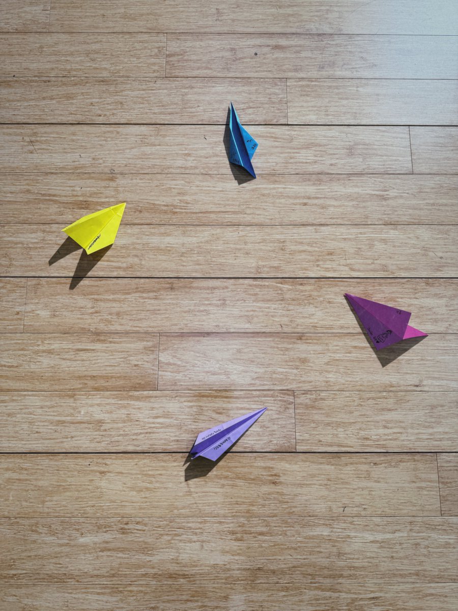 صورة جماعية لفرقة H1-KEY لعودة مارس