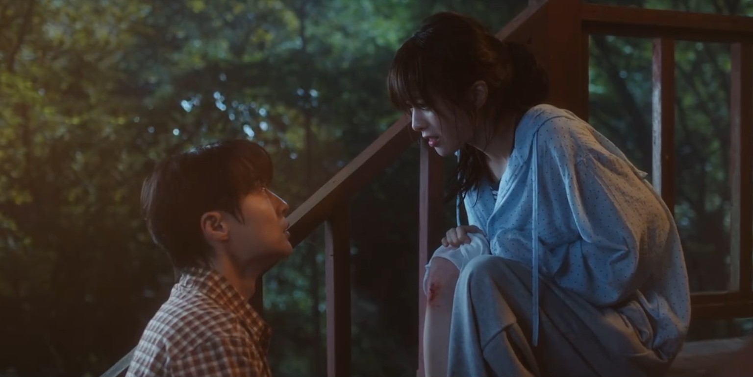 تاي هيونغ وهيون جين يحتميان من المطر