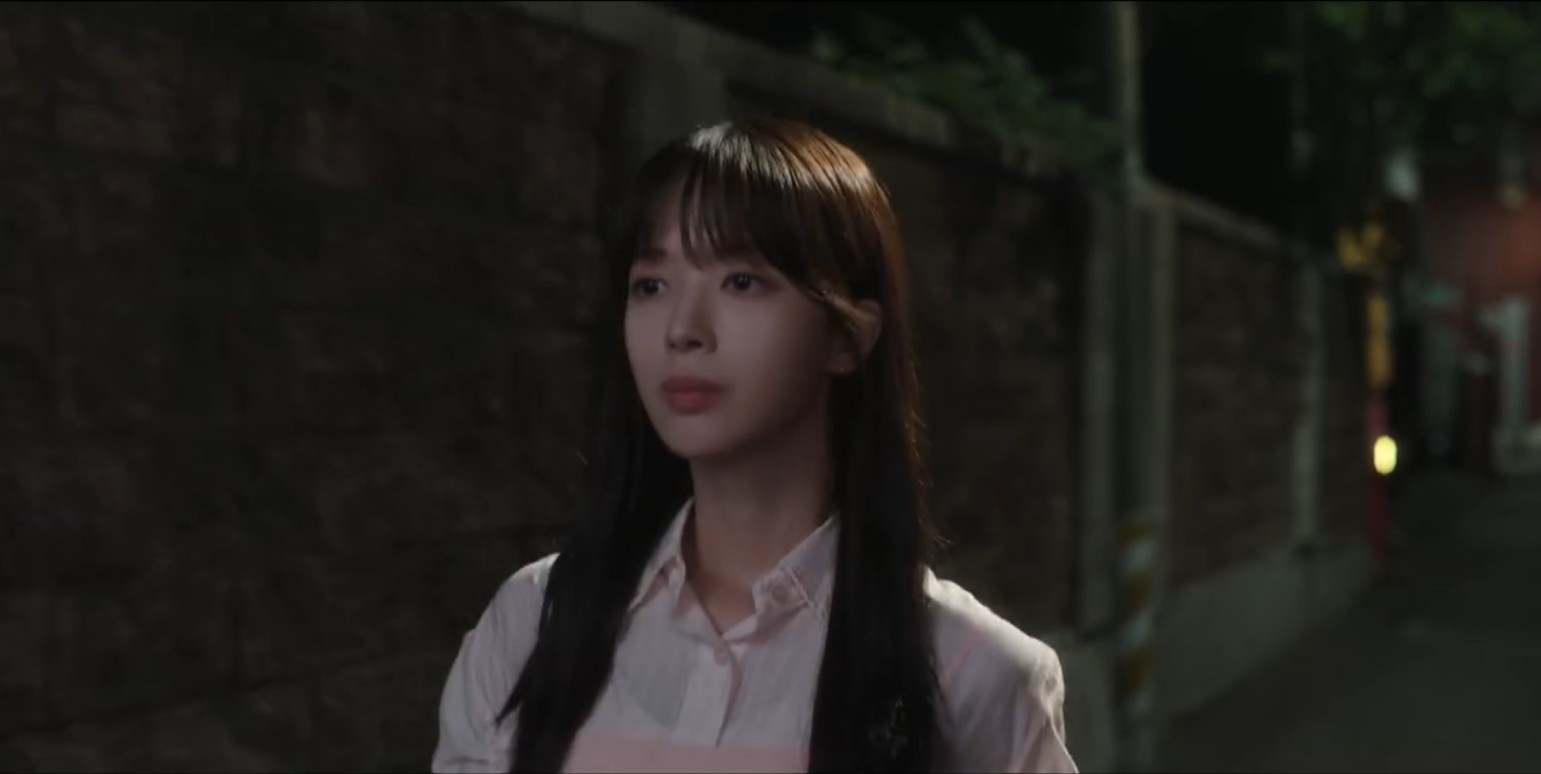 مشهد الخوف والترقب في مسلسل عالمنا