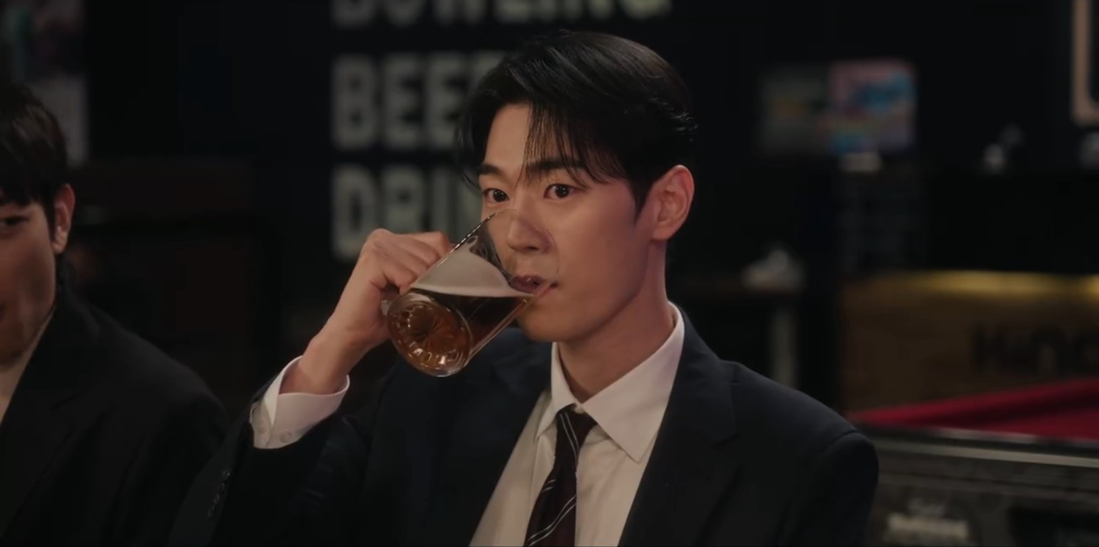 منافسة يون سونغ في مسلسل عالمنا