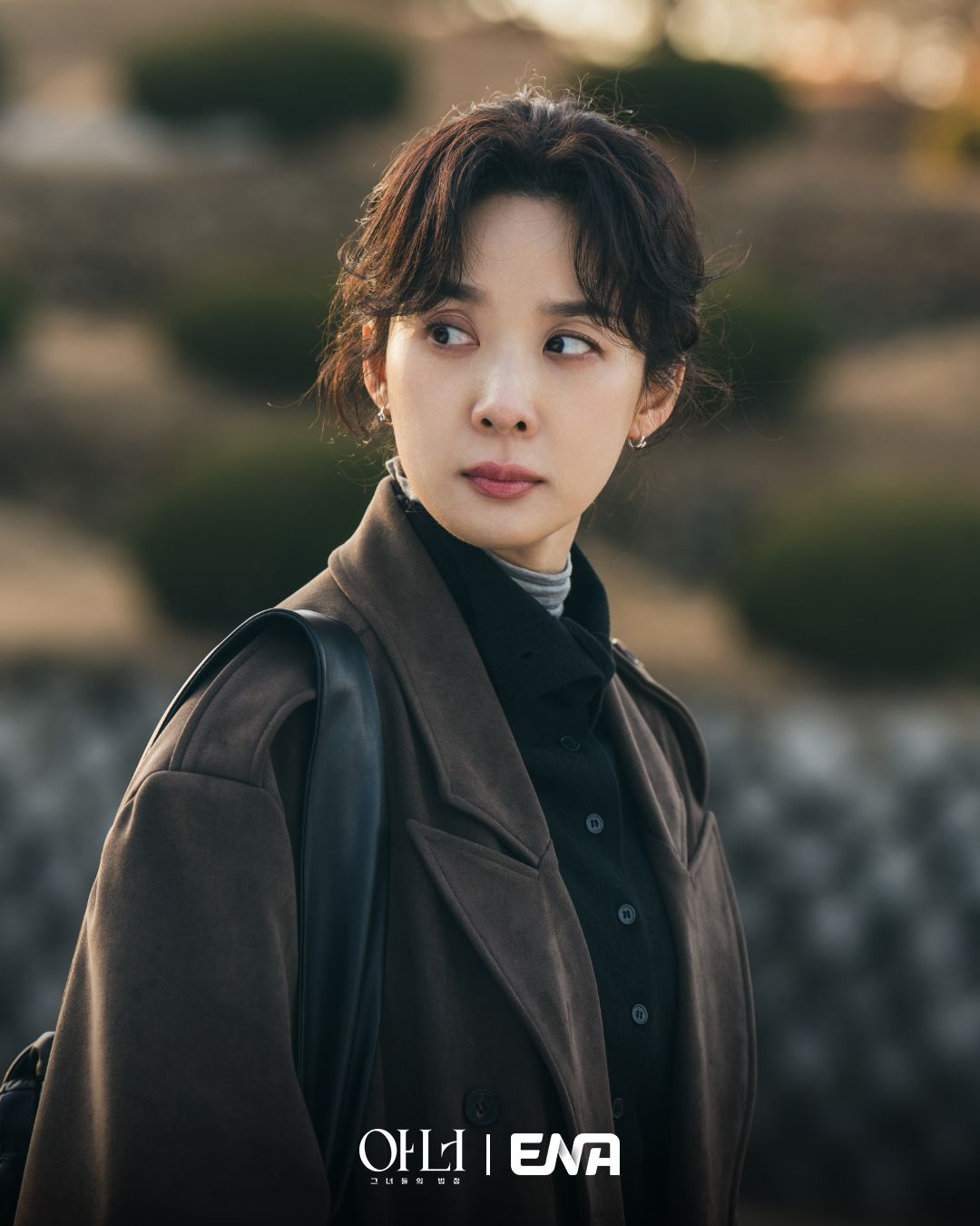 لي تشونغ آه في دور المحامية هوانغ هيون جين