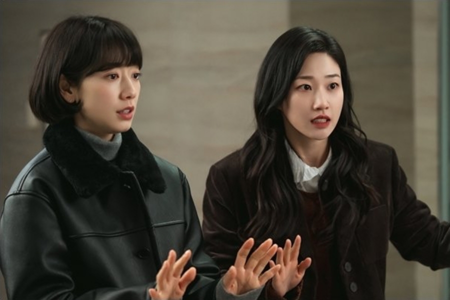 Park Shin Hye And Ha Yun Kyung Face A Serious Crisis At Their Dorm In “Undercover Miss Hong”