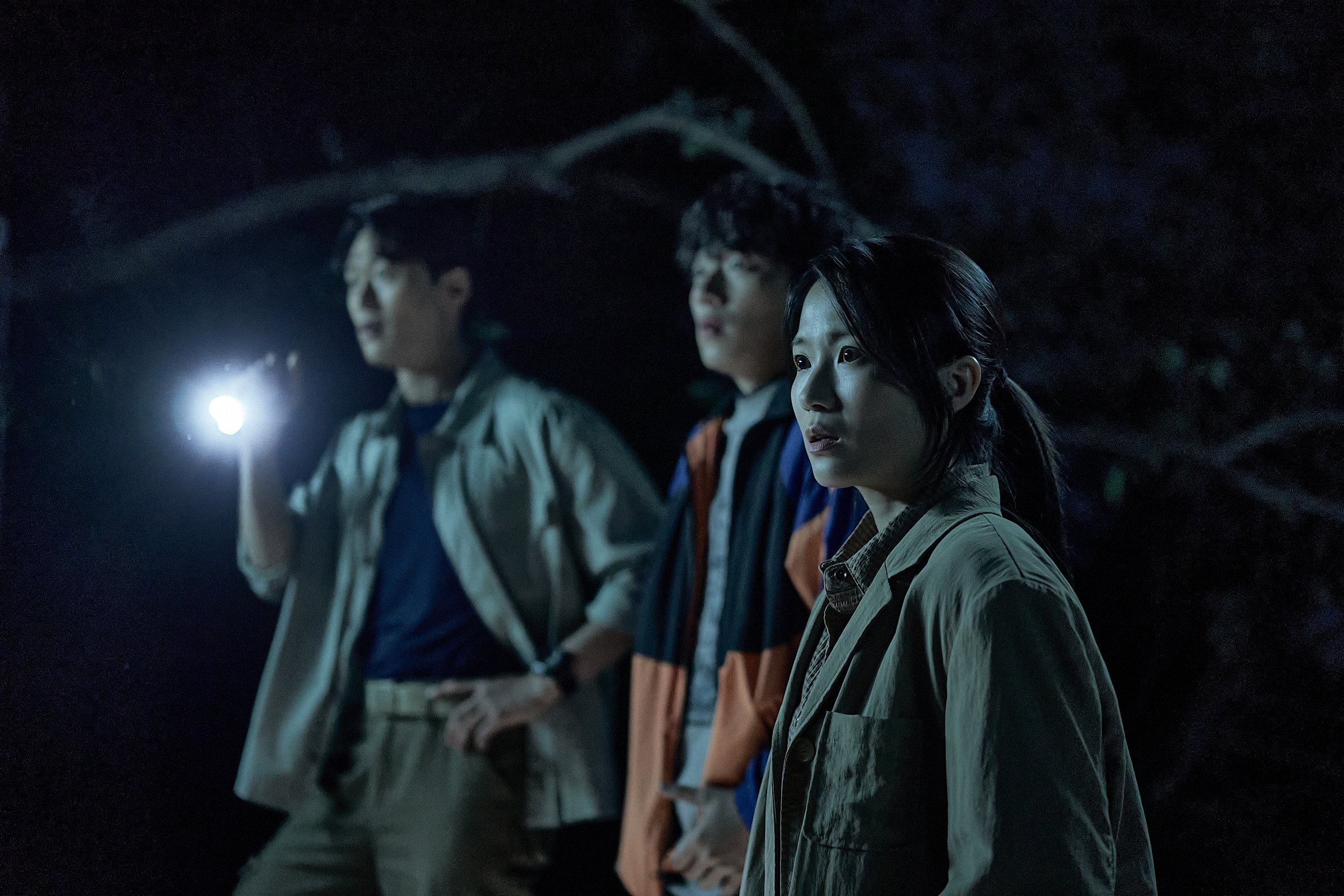 Kim Hye Yoon, Lee Jong Won, And More Trapped In Endless Loop Of Fear In New Horror Film “Whispering Water”