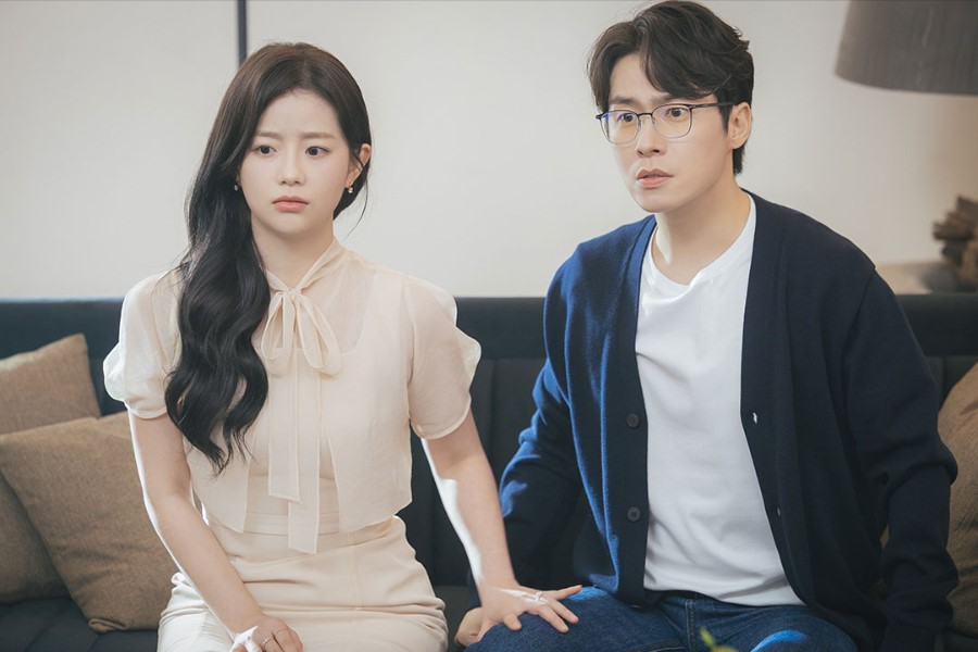 Lee Jae Won And Chae Seo An Are A Couple Who Married After A Long-Standing Relationship In New Drama “Perfect Crown”