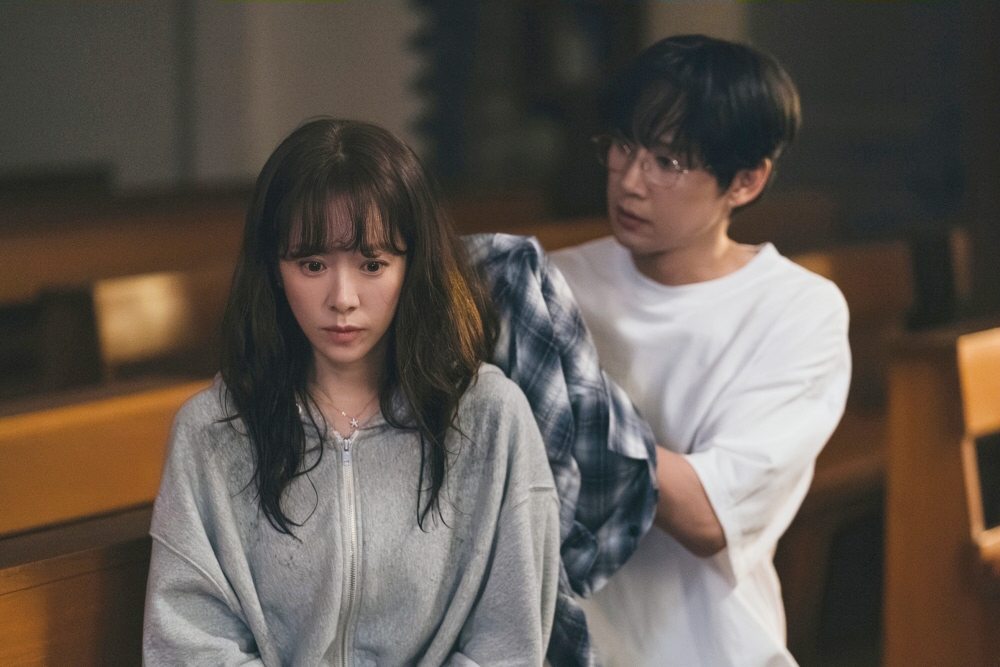 Park Sung Hoon Tenderly Dries Han Ji Min’s Hair In “The Practical Guide To Love”