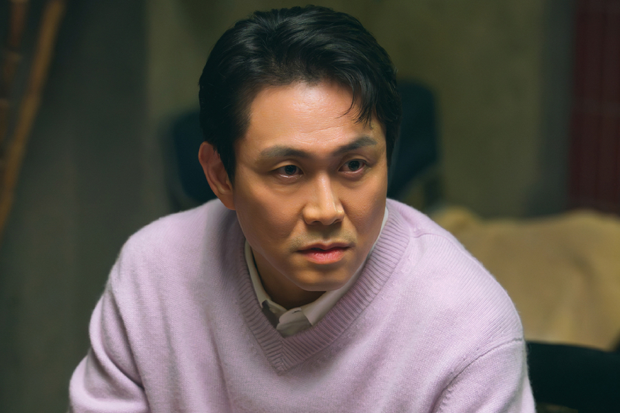 Oh Jung Se Is A Successful Film Director With Inferiority Complex Toward Koo Kyo Hwan In “We Are All Trying Here”