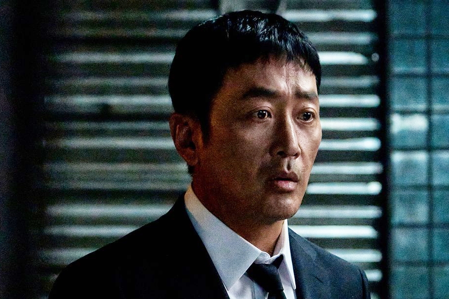 Ha Jung Woo Accidentally Walks Into A Fake Kidnapping In “Mad Concrete Dreams”