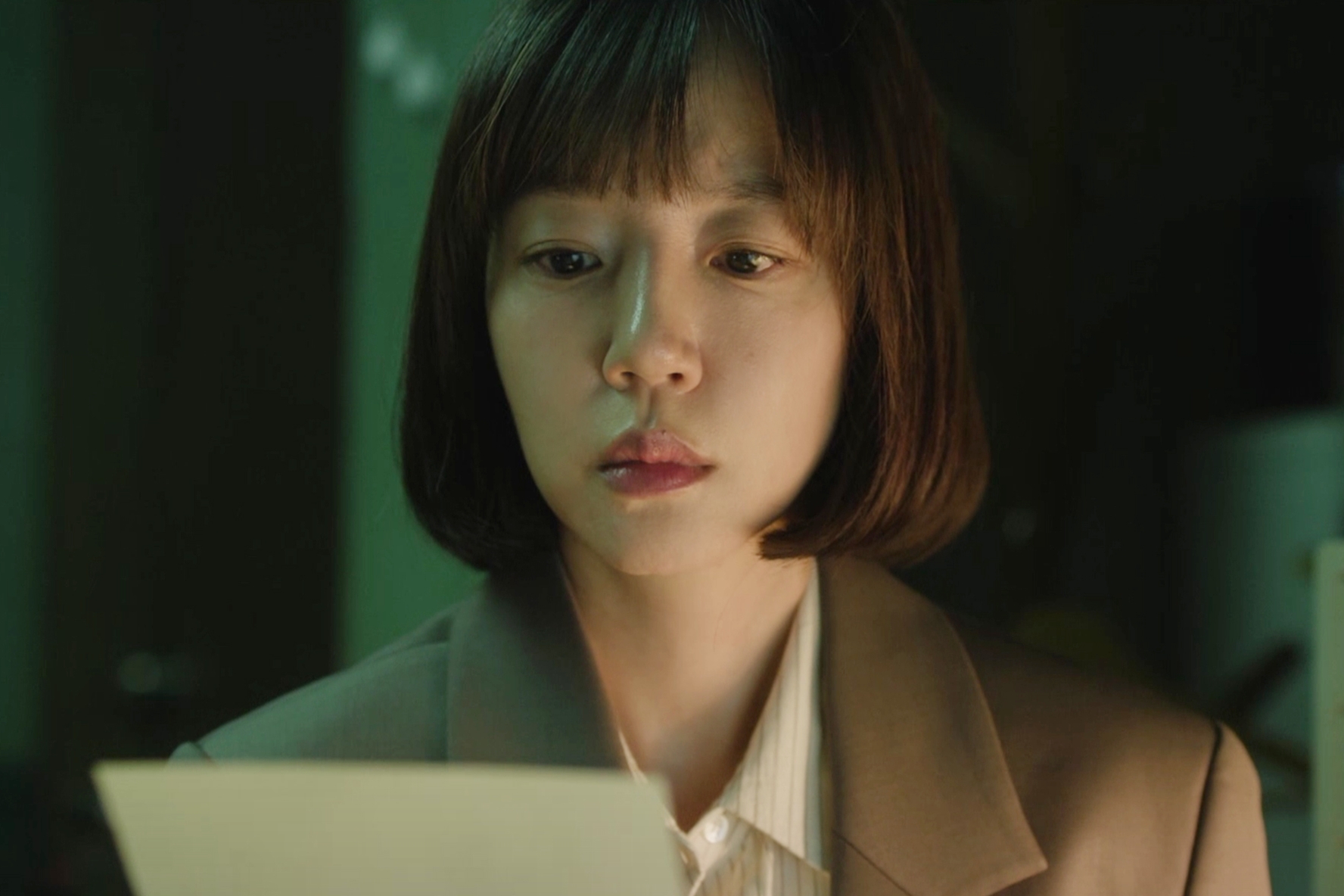 Im Soo Jung Makes A Dangerous Decision For Her Husband Ha Jung Woo In “Mad Concrete Dreams”