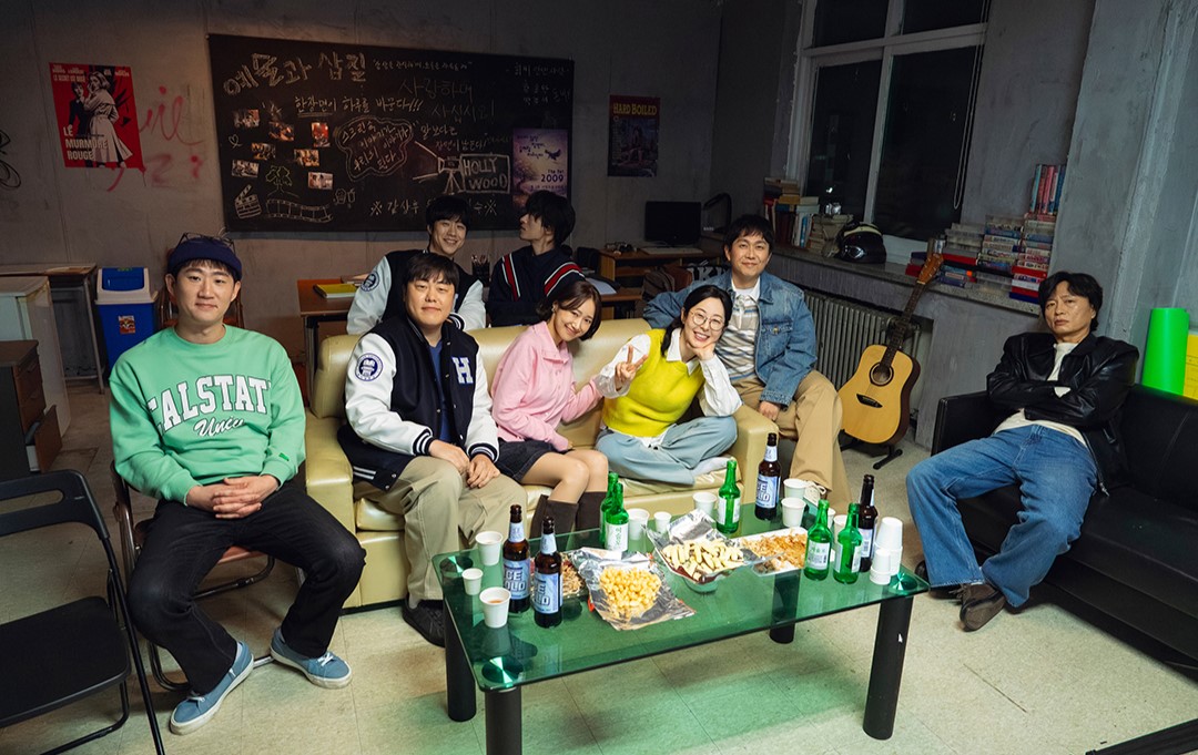 Koo Kyo Hwan Is The Odd One Out Among His Successful Friends Oh Jung Se, Kang Mal Geum, Jeon Bae Soo, And More In “We Are All Trying Here”