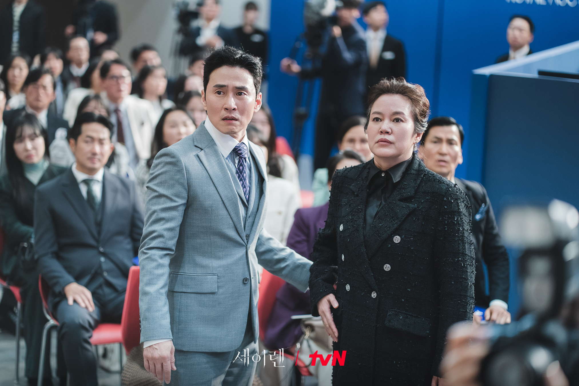 This image has an empty alt attribute; its file name is sirens-kiss-4_c11789.jpg