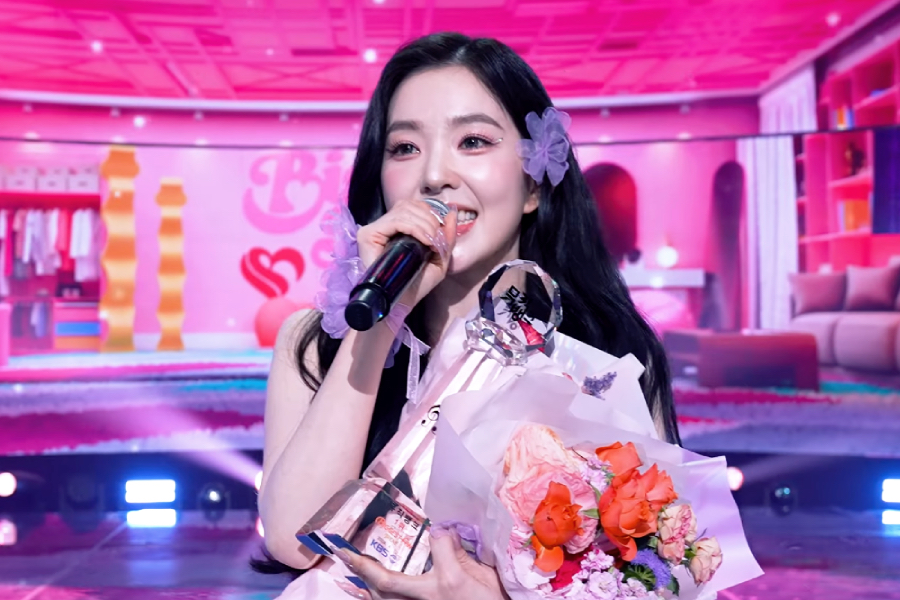 Watch: Irene Takes 1st-Ever Solo Win For “Biggest Fan” On “Music Bank”; Performances By KISS OF LIFE, KEYVITUP, And More