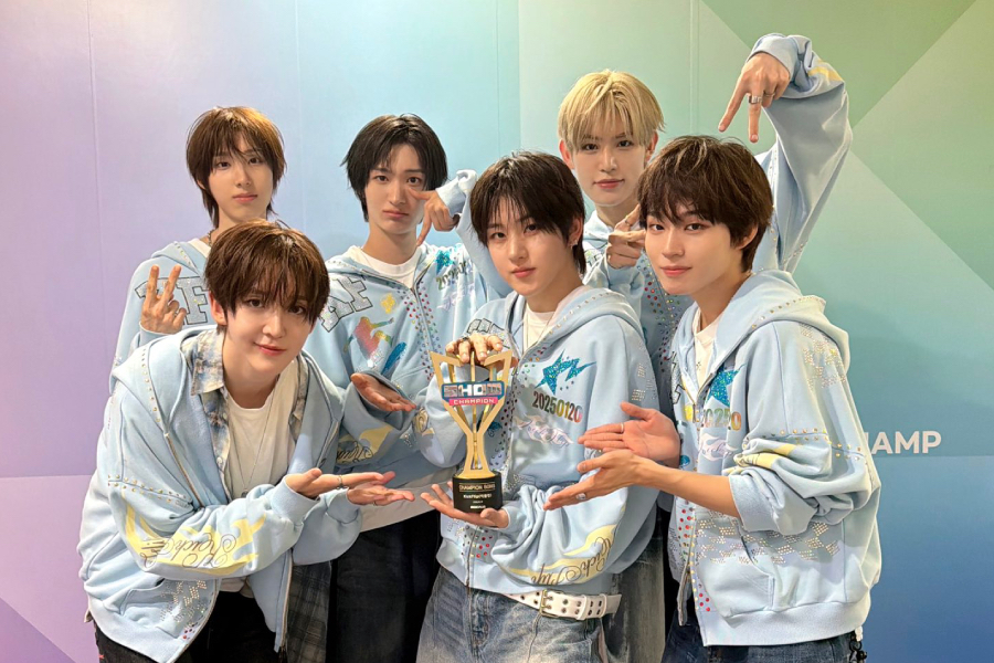 Watch: KickFlip Takes 1st Win For “Eye-Poppin'” On “Show Champion”; Performances By RESCENEE, hrtz.wav, And More