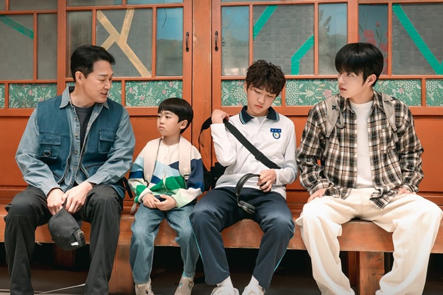 Park Sung Woong Seeks To Patch Things Up With His Sons In “Cabbage Your Life”