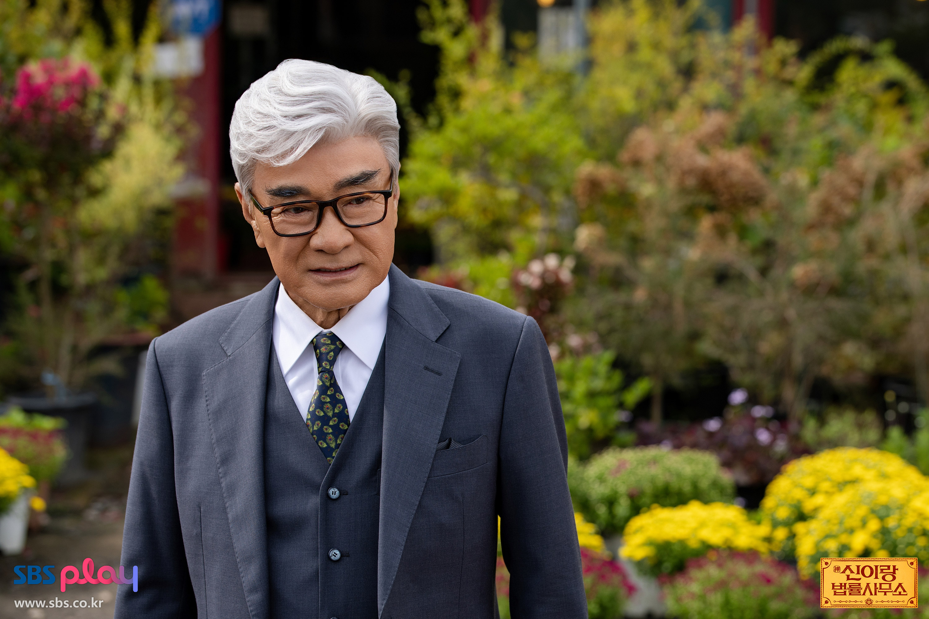 A tense moment for the Phantom Lawyer team