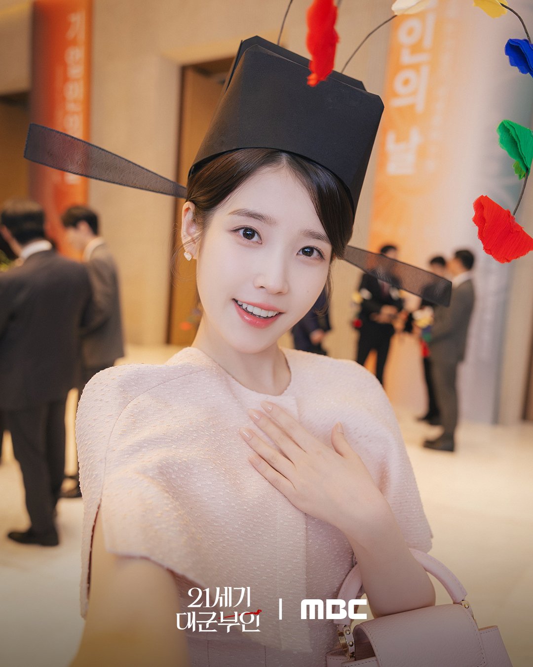 “Perfect Crown” Reveals Behind-The-Scenes Photos Of IU, Byeon Woo Seok, Gong Seung Yeon, And More On Set