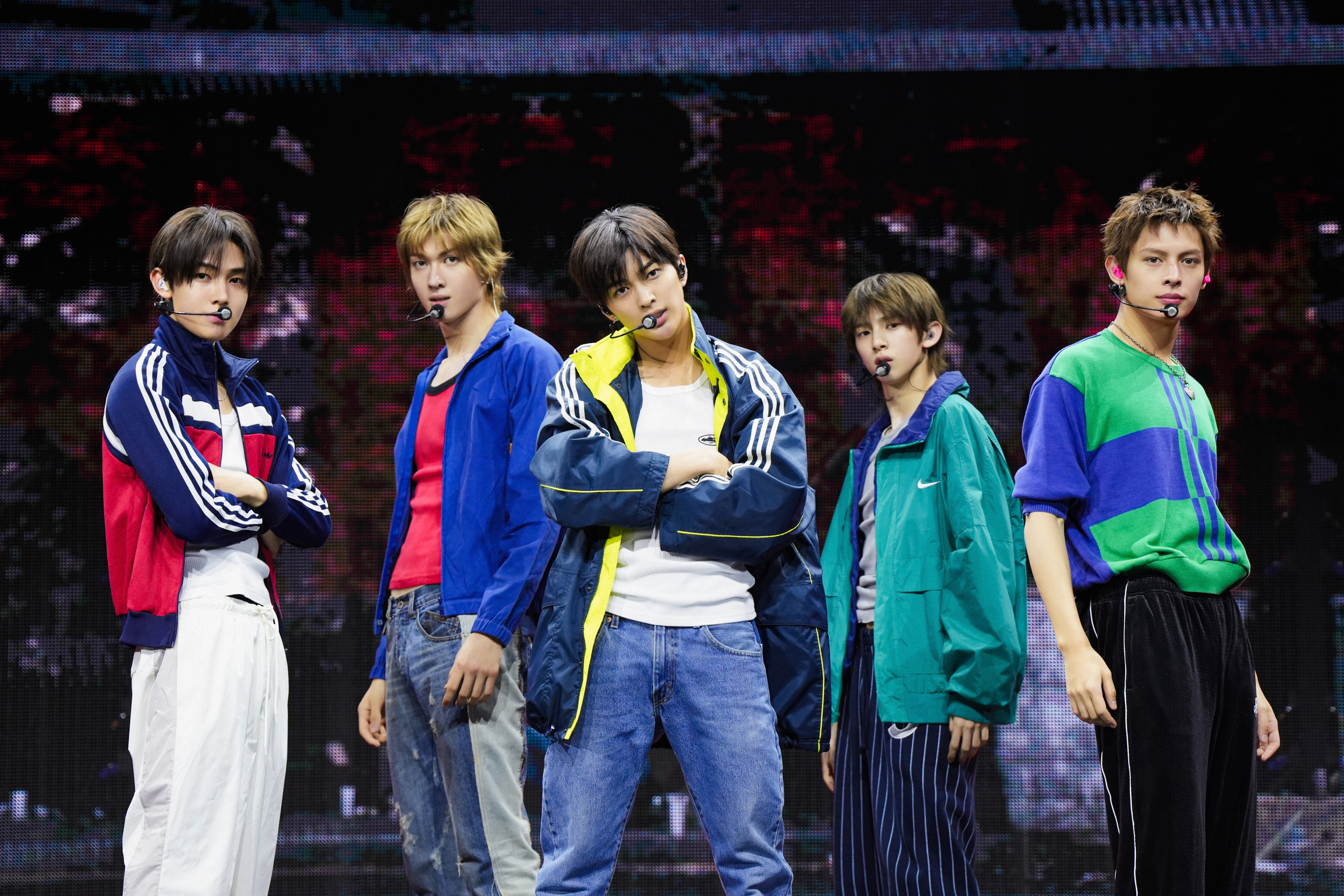 لقطة من أداء فرقة CORTIS القوي على المسرح