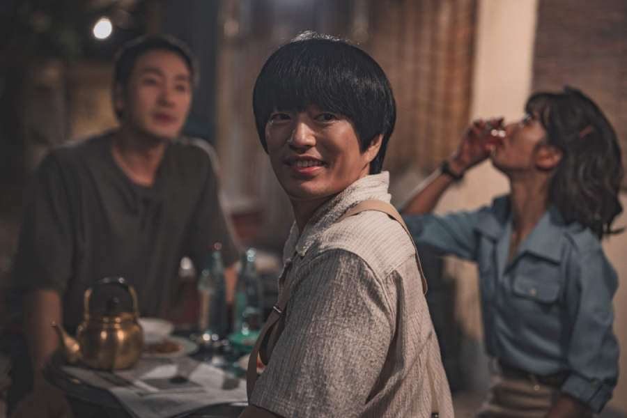 Jung Moon Sung Is Park Hae Soo And Kwak Sun Young’s Close Friend Drawn Into Their Turmoil In “The Scarecrow”