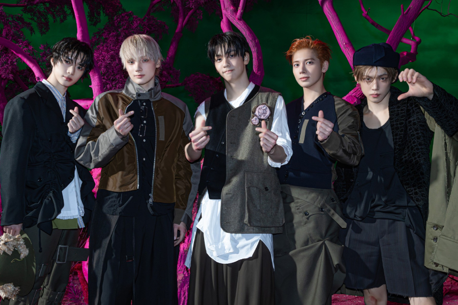 Watch: TXT Takes 1st Win For "Stick With You" On "Show Champion"; Performances By B1A4, Risabae, And More