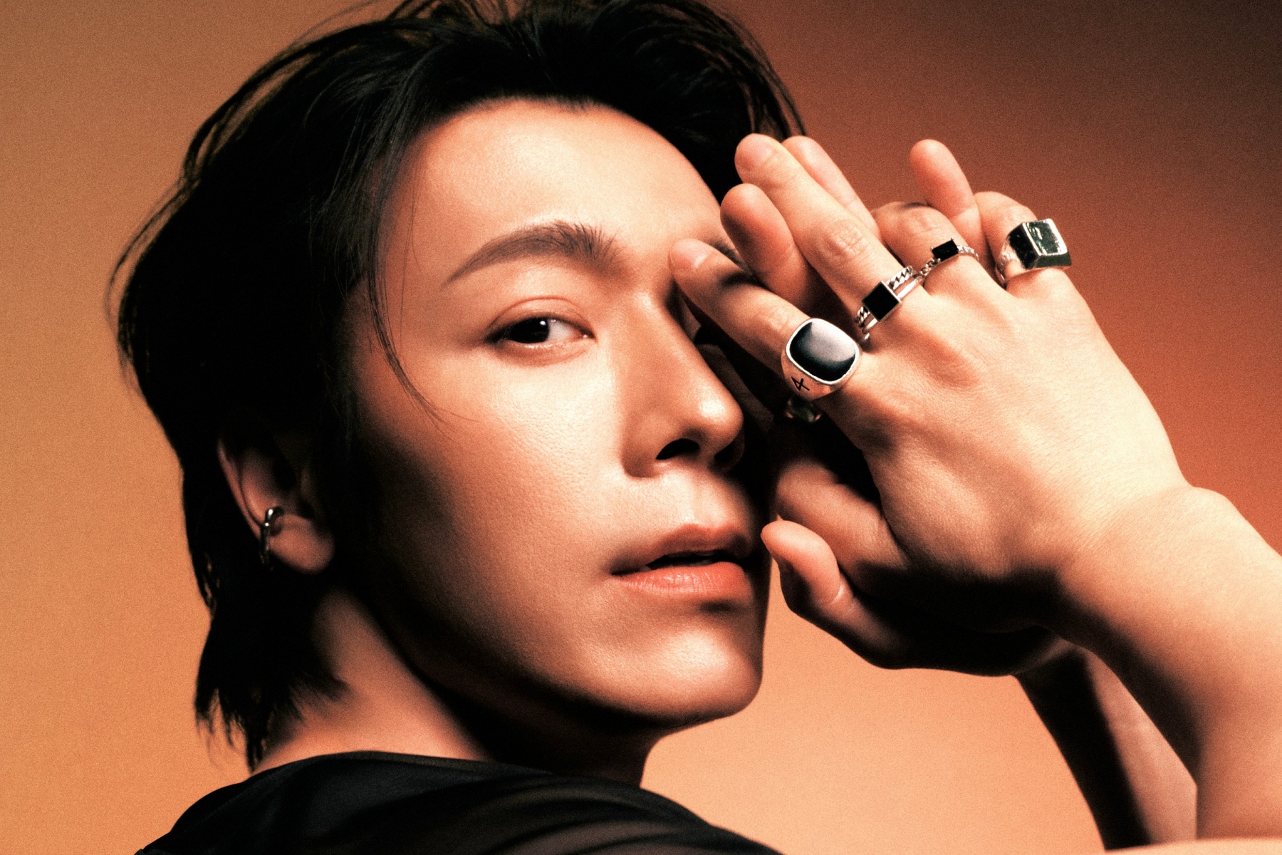 Donghae Achieves Highest 1st-Week Sales Of Any Solo Album By A Super Junior Member With “ALIVE”