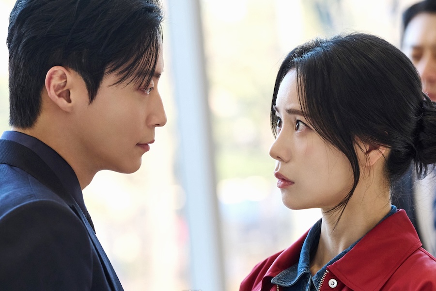 Lim Ji Yeon And Heo Nam Jun Refuse To Give An Inch To Each Other In New Drama “My Royal Nemesis”