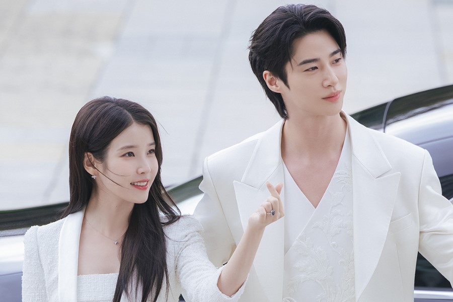 IU And Byeon Woo Seok Step Into Pre-Marriage Life In “Perfect Crown”