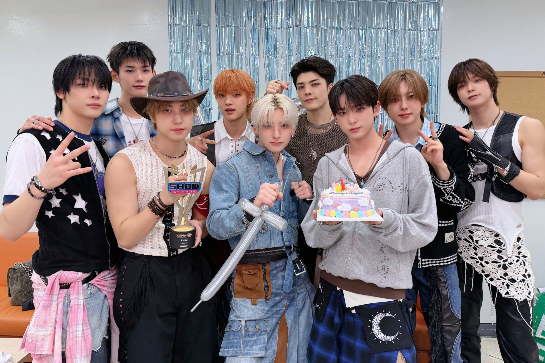 Watch: &TEAM Takes 1st Win For “We On Fire” On “Show Champion”; Performances By Xdinary Heroes, CLOSE YOUR EYES, And More