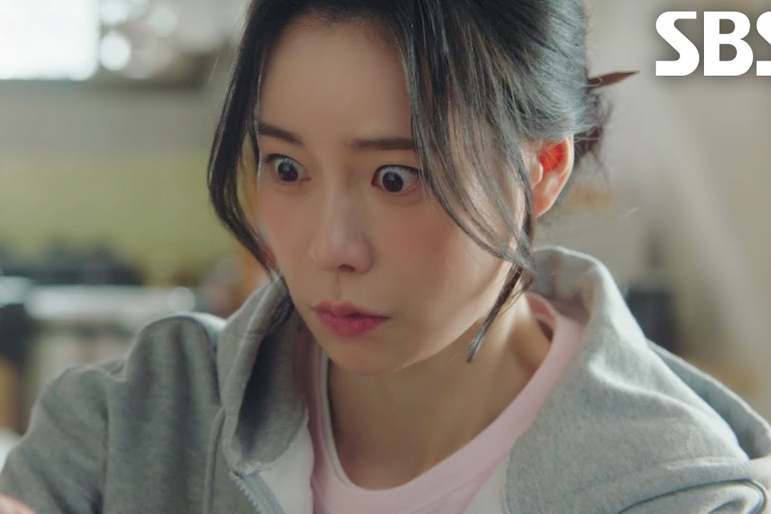 Watch: Lim Ji Yeon Gets Emotional About Korean History After Traveling Through Time In “My Royal Nemesis” Preview