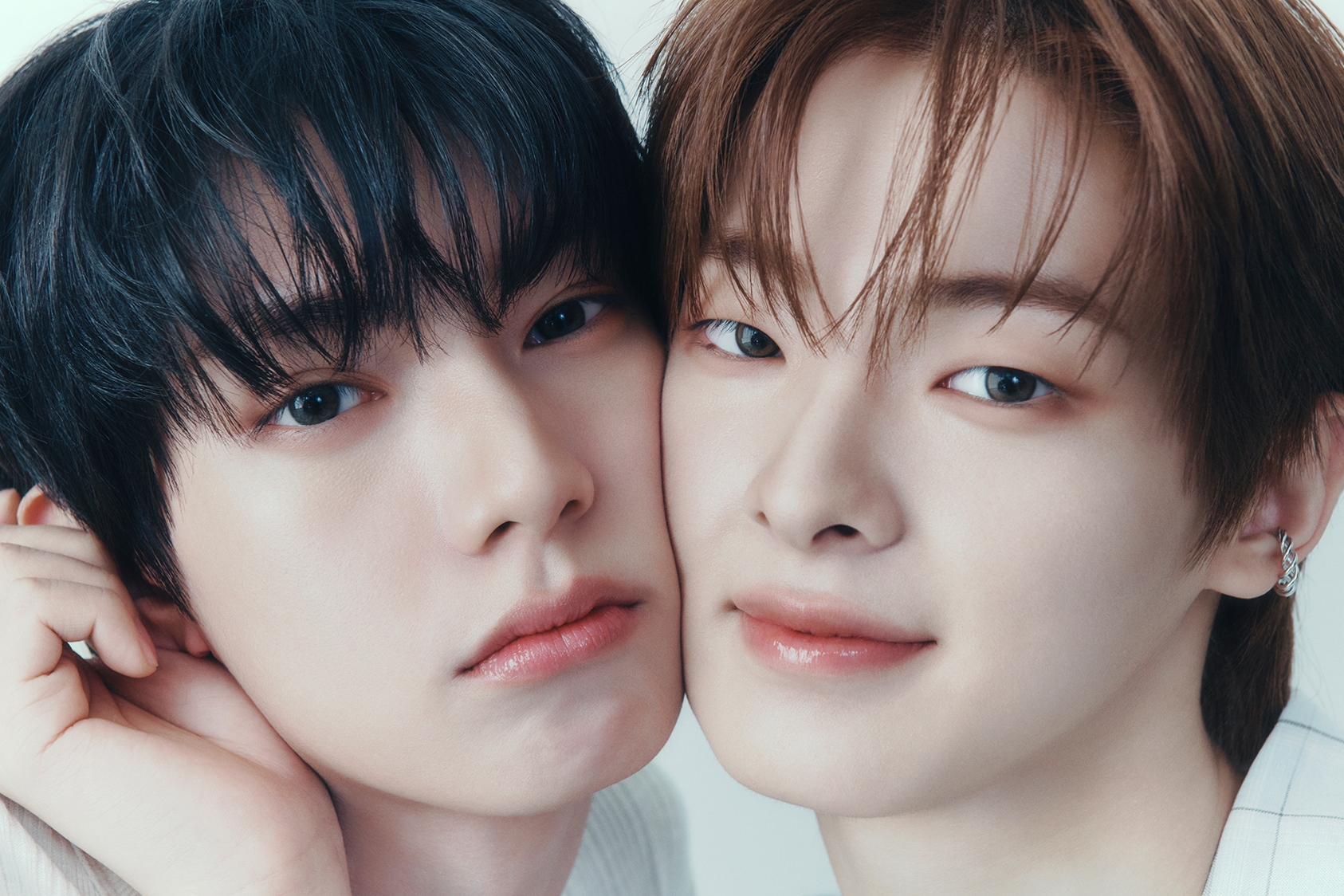 Chuei Li Yu And Kang Woo Jin’s New Duo FLARE U Announces Official Fan Club Name