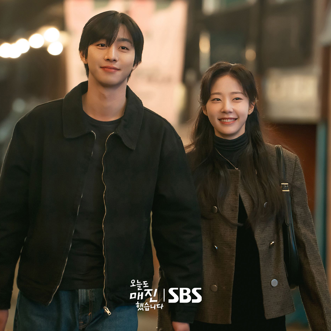 Ahn Hyo Seop And Chae Won Bin Enjoy Sweet Date After Rekindling Romance In “Sold Out On You”