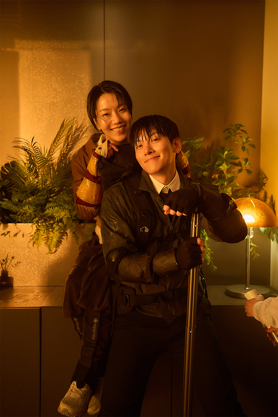 Gallery - "Colony" Reveals Behind-The-Scenes Photos Of Jun Ji Hyun, Koo Kyo Hwan, Ji Chang Wook, And More On Set | Soompi - image 5
