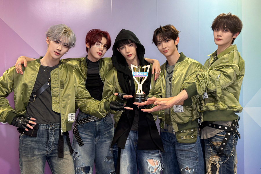 Watch: AND2BLE Takes 2nd Win For “Curious” On “Show Champion”; Performances By XLOV, ALPHA DRIVE ONE, And More