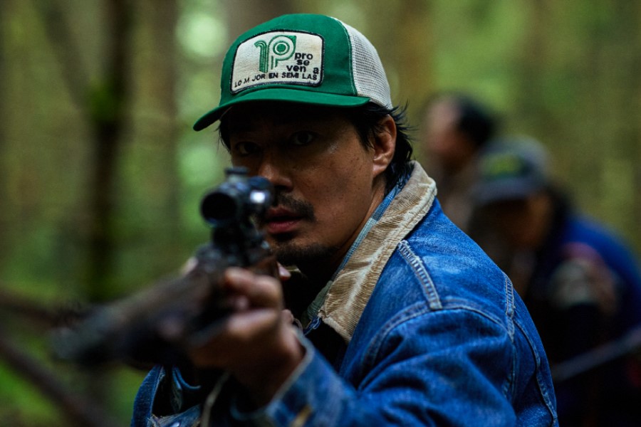 Zo In Sung Transforms Into A Local Resident With Strong Survival Instinct In New Film “HOPE”