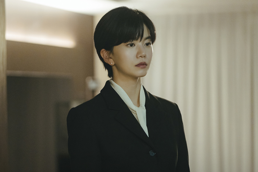 Lee Seol Is A Hospital Chairwoman And Namkoong Min’s Wife Who Faces A Shocking Kidnapping In “The Husband”