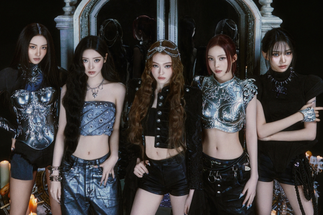 MEOVV Achieves Their Highest 1st-Week Sales Yet With “BITE NOW”