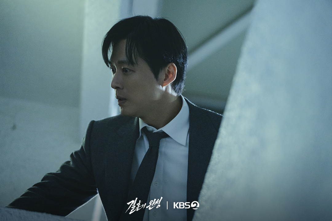 Namkoong Min Is A Neurosurgeon Determined To Find His Kidnapped Wife In “The Husband”