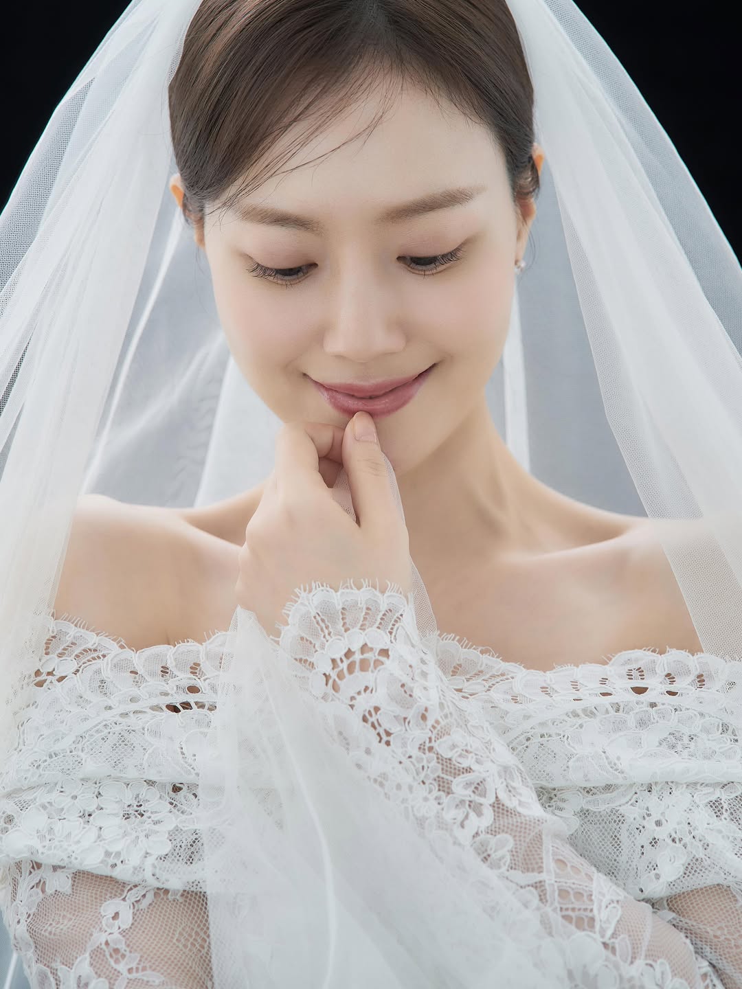 Gallery - Moon Chae Won Drops More Wedding Photos | Soompi - image 6