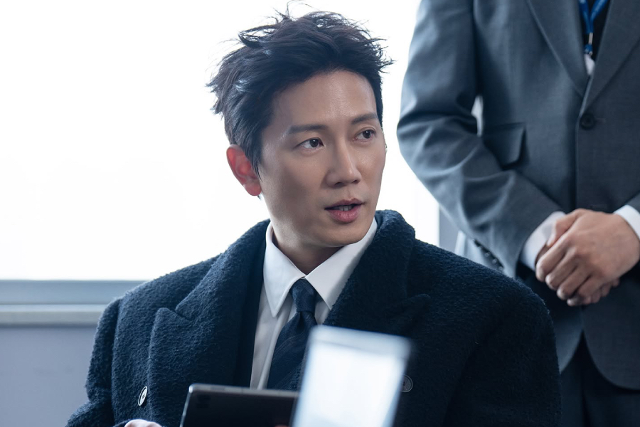 Ji Sung Is A Former Legendary Debt Collector With A New Target In “The Apartment Job”