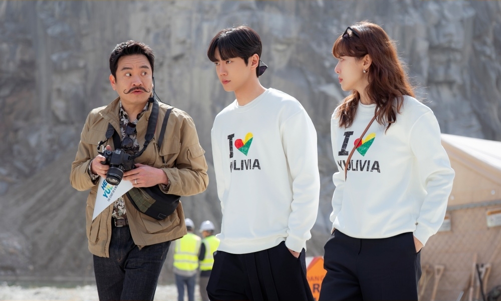 Lee Jun Young And Lee Ju Myoung Go Undercover As A Couple On Vacation In “Reborn Rookie”