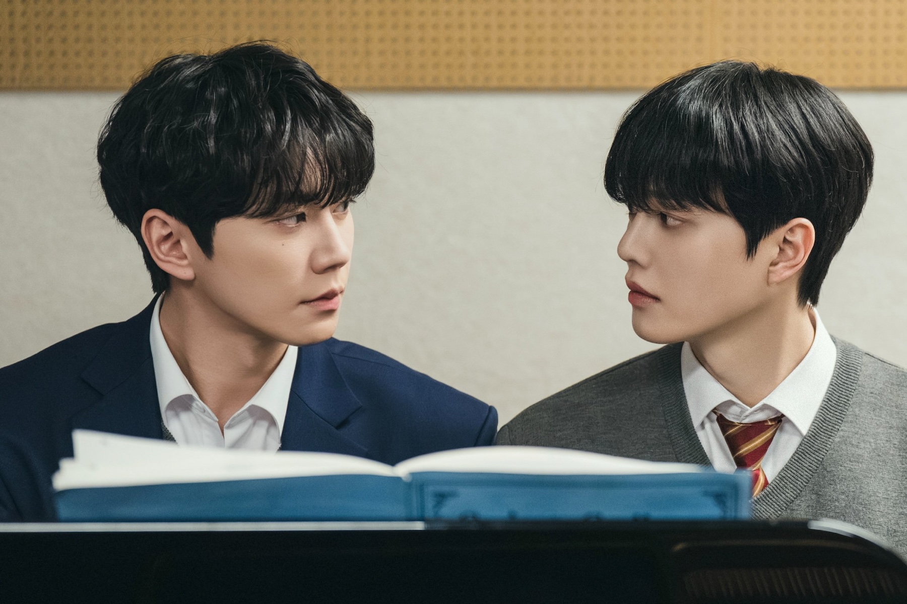 “Four Hands, Two Sonatas” Shares New Concept Photos Of Song Kang And Lee Jun Young