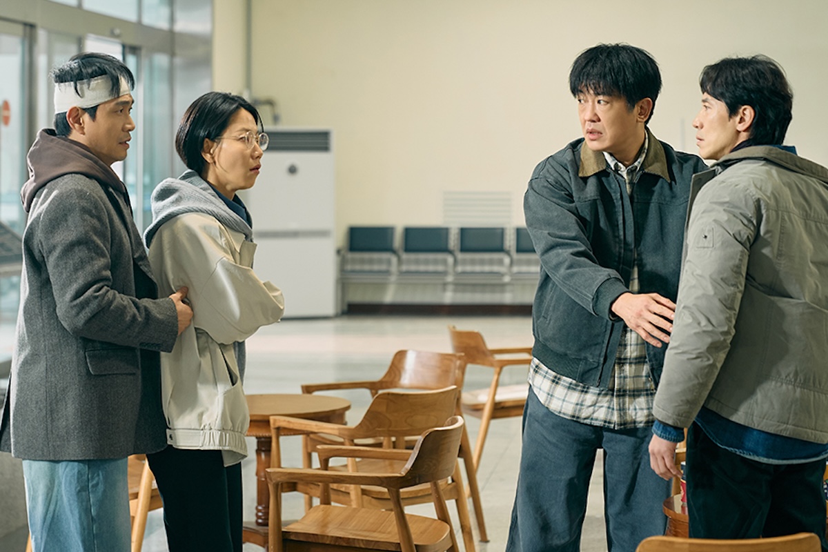 Shin Ha Kyun, Oh Jung Se, Heo Sung Tae, And Kim Shin Rok Face Off In A Four-Way Confrontation In “Fifties Professionals”