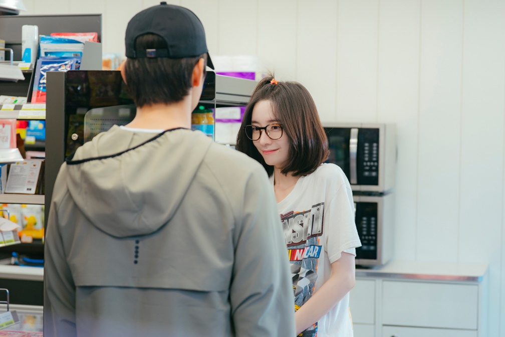 Park Ji Hyun Runs Into Her Boss Seo In Guk Outside The Office In “See You At Work Tomorrow!”