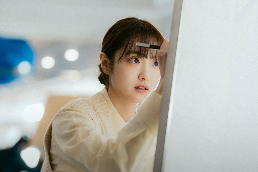 Kim Hye Joon Pursues Her Ultimate Fangirl Dream In New Drama “My Bias, My Boss”