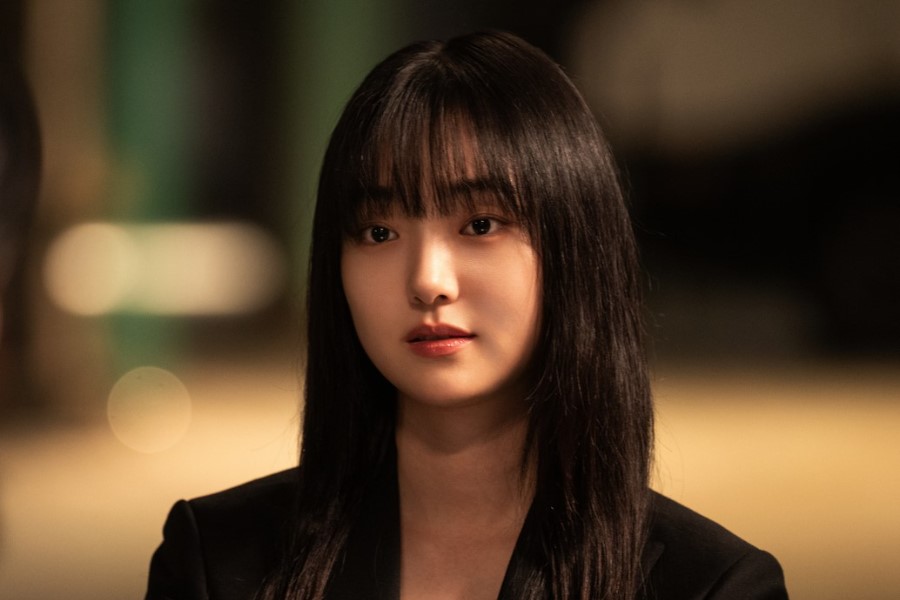 Kim Hye Joon Is Ready To Unleash Her Killer Instinct In “A Shop For Killers 2”